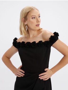 Jeanne Alexander By Alex Evenings Size 6 Black Off The Shoulder Dress 3D Flower